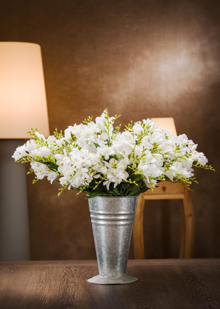 Mazzo di Fresie bianche artificiali finte